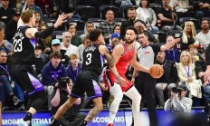 开云平台-76人遭遇连败，西蒙斯冲突时救场