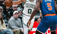 开云体育-NBA东部半决赛凯尔特人接连失利，临危受命的机会来了