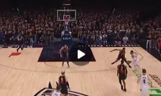 开云官网-马刺击败凯尔特人，德罗赞梅卡、沃克追平