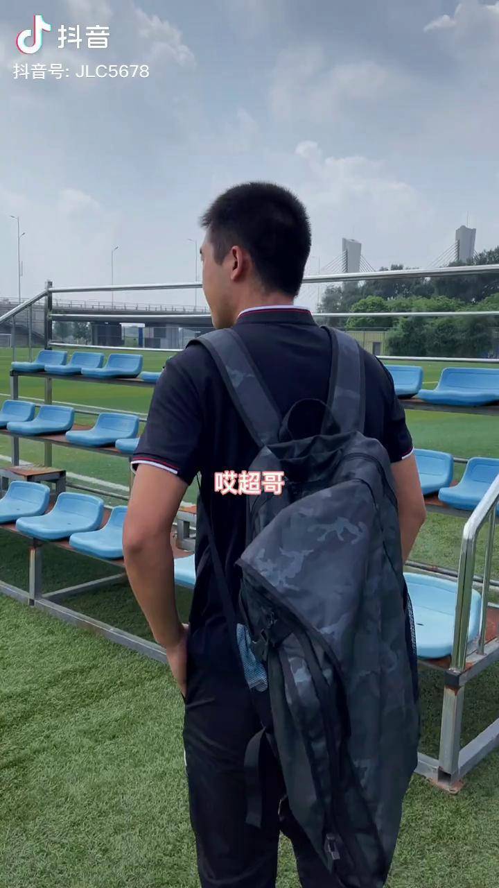 巴萨善举震撼社会，团队正能量散发的简单介绍