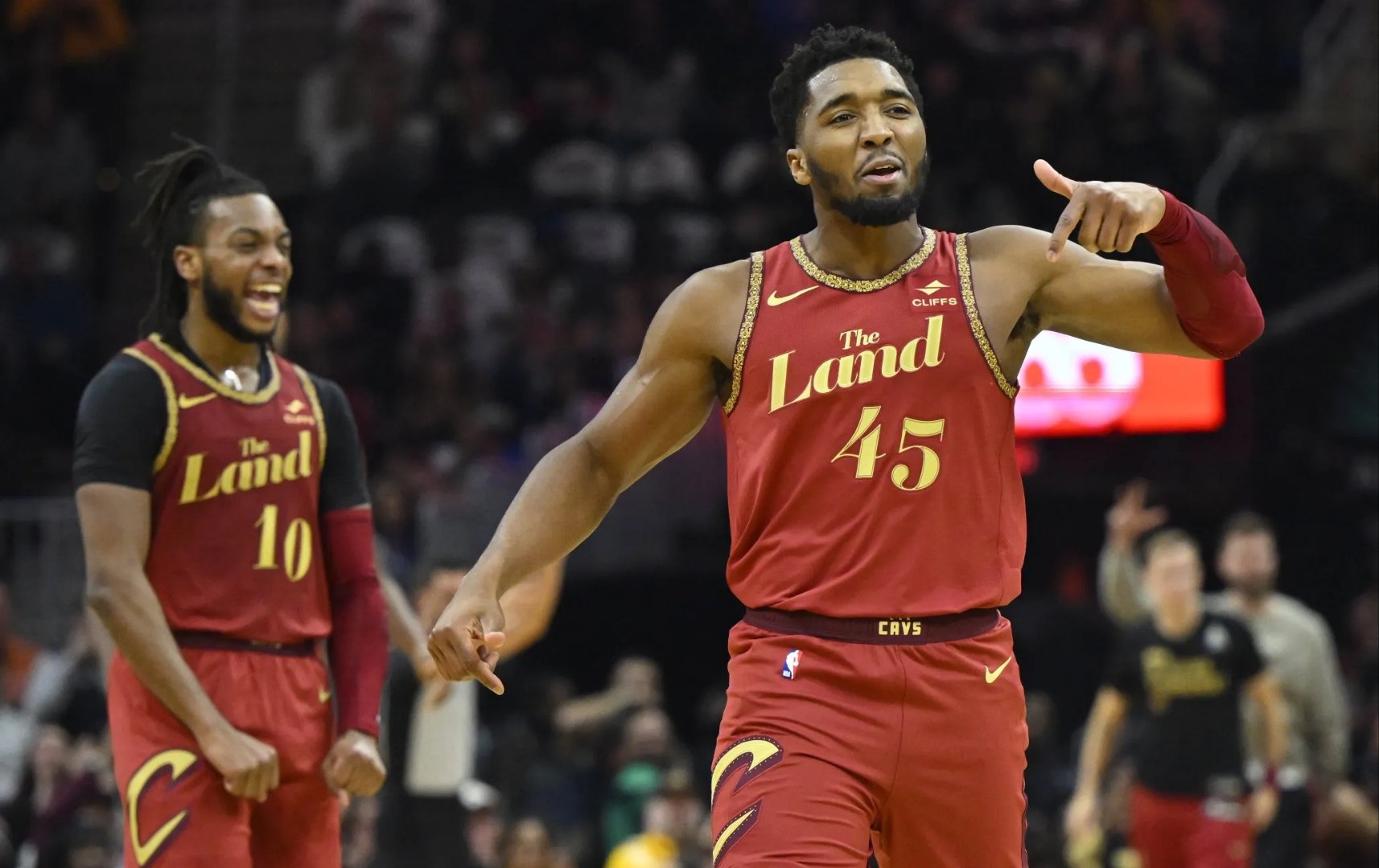 NBA常规赛：骑士加时逆转篮网夺冠