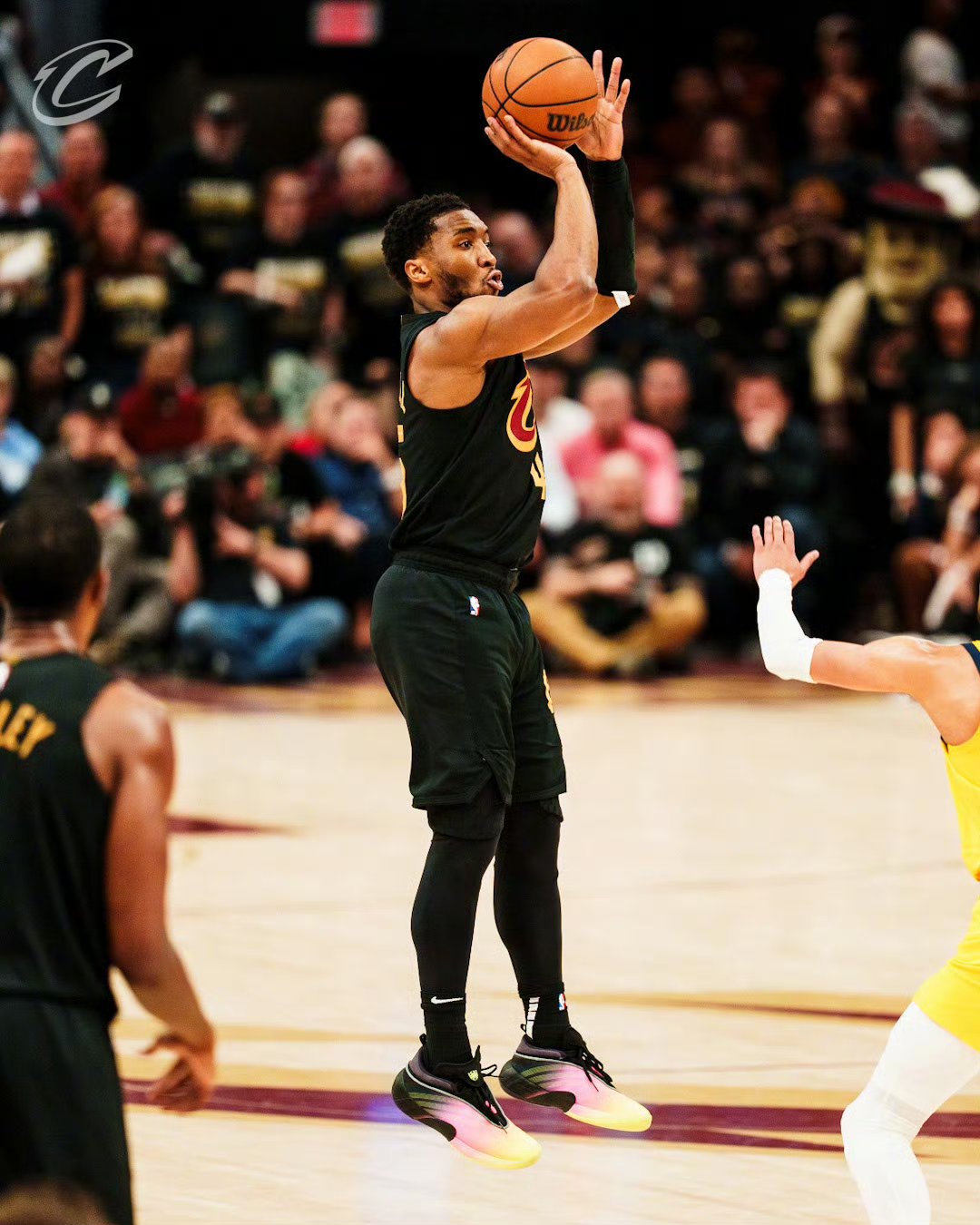 NBA常规赛：骑士加时逆转篮网夺冠