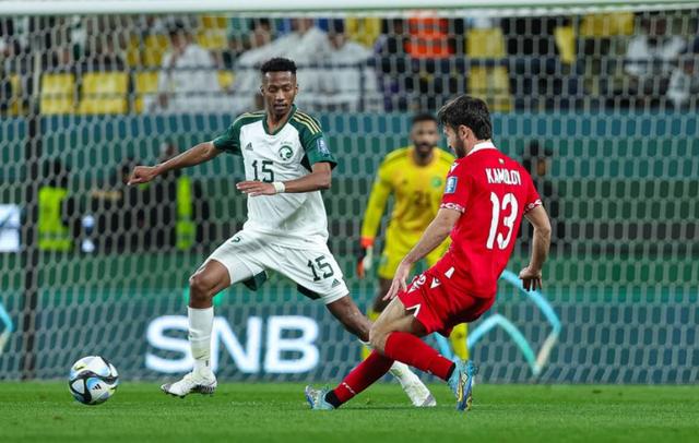 波兰主场逼平丹麦，晋级形势仍具挑战