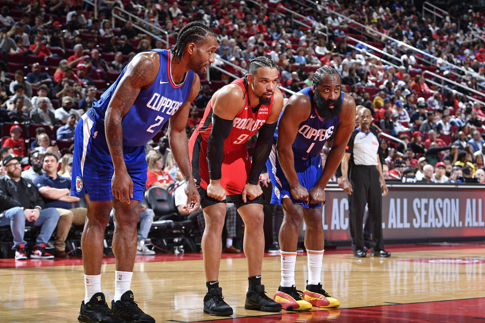 火箭逆转开辟者，哈登砍下高分