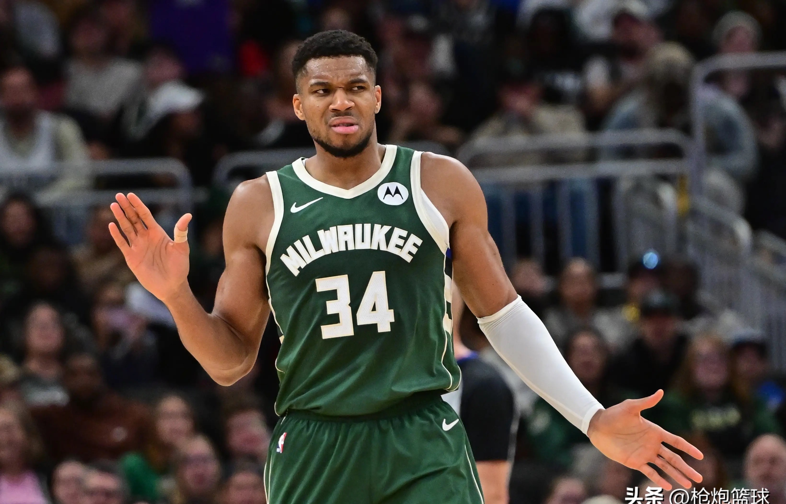 雄鹿主场大胜国王，字母哥砍下34分